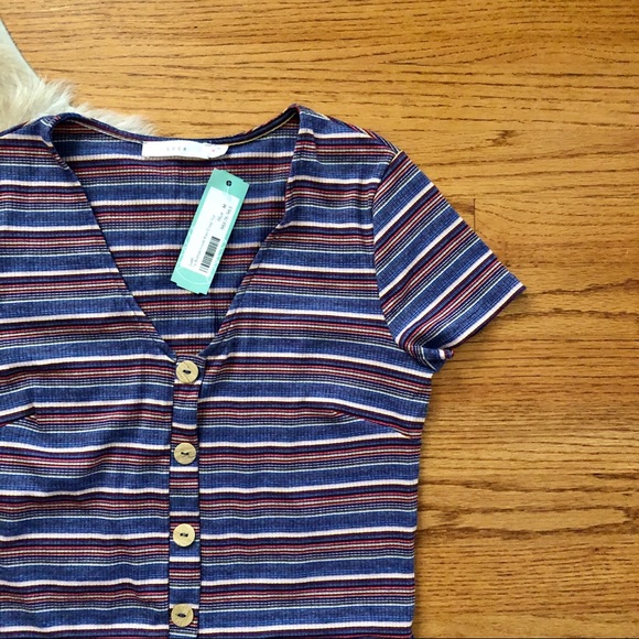 Lush Ty Button Front Knit Crop Top - Med - Picture 3 of 5